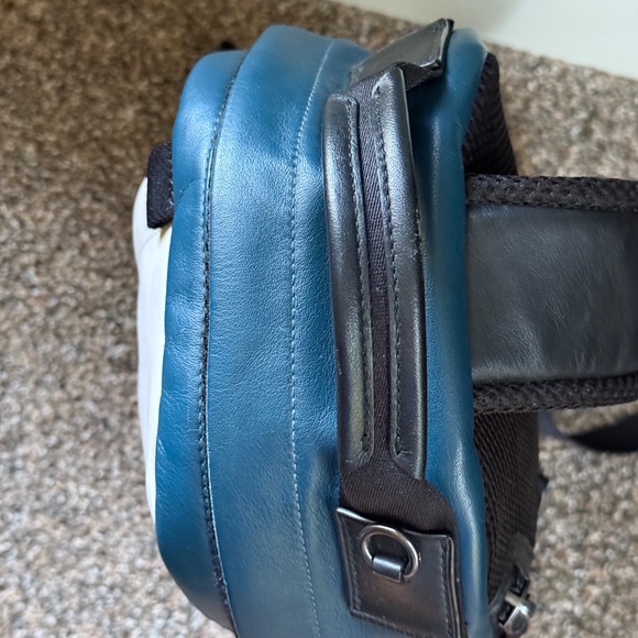 Genuine Men's COACH EDGE Pack Colorblock Crossbody Leather Bag Navy Blue White - Picture 9 of 16